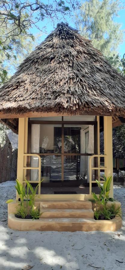 Mikadi Beach Camp & Backpackers Albergue Dar es Salaam Exterior foto