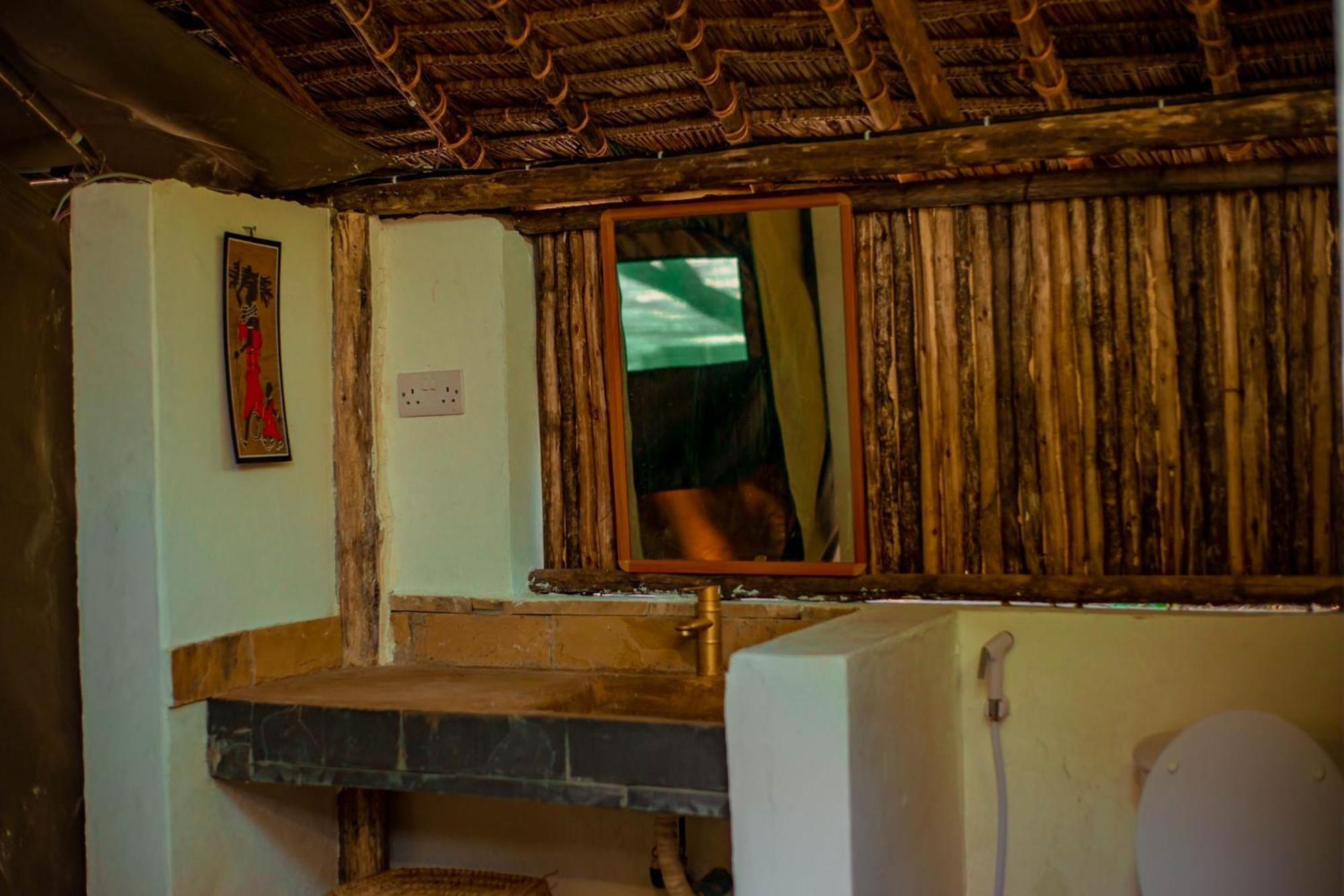Mikadi Beach Camp & Backpackers Albergue Dar es Salaam Exterior foto