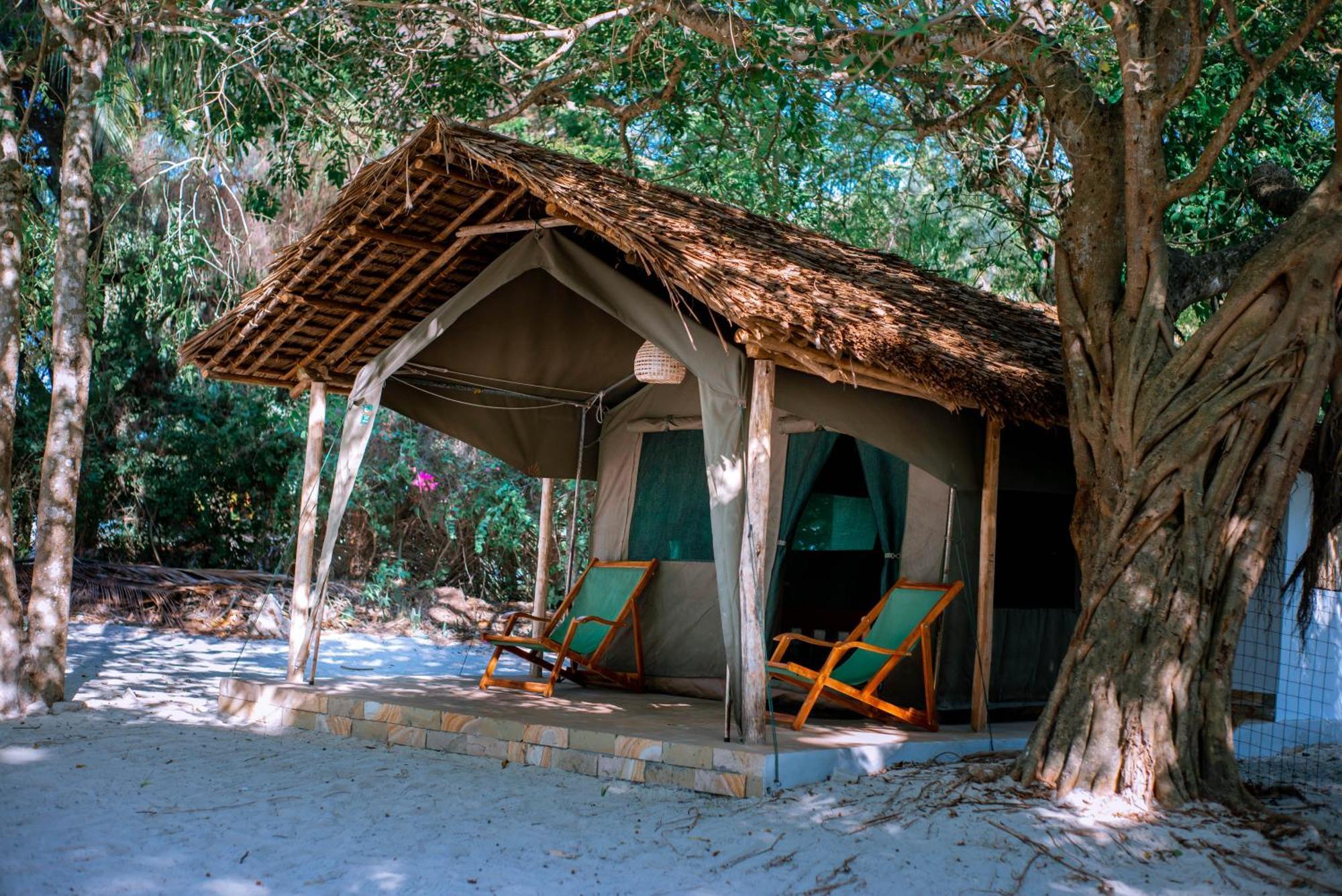 Mikadi Beach Camp & Backpackers Albergue Dar es Salaam Exterior foto