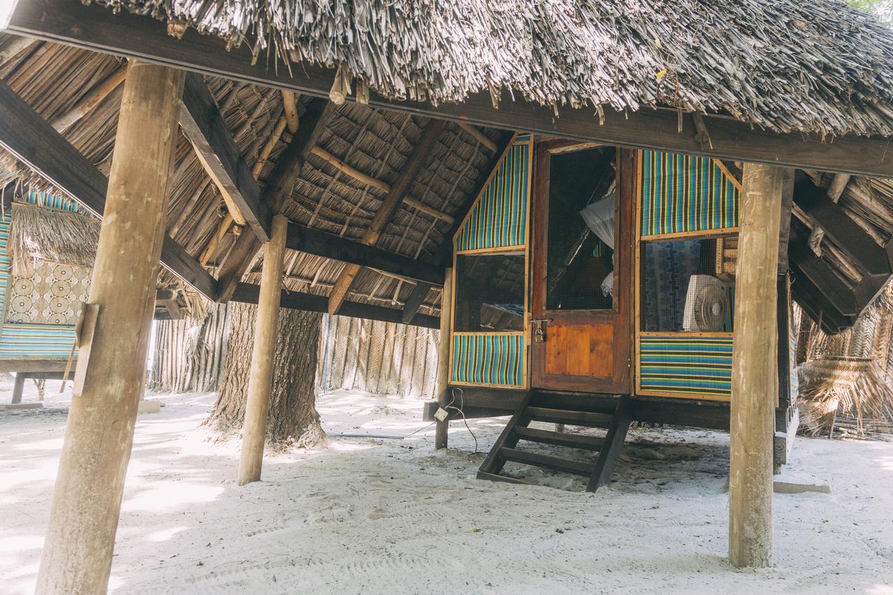 Mikadi Beach Camp & Backpackers Albergue Dar es Salaam Exterior foto
