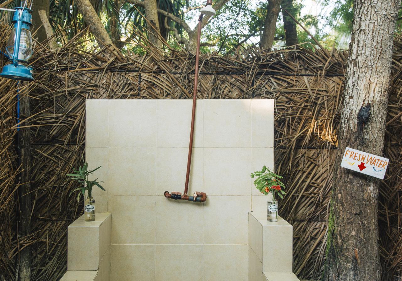 Mikadi Beach Camp & Backpackers Albergue Dar es Salaam Exterior foto